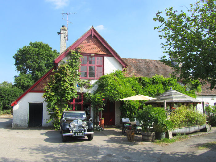 The White Horse pub in Maplehurst